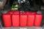 Policisti Liepājā pieķer sievieti, kura pārvadā aptuveni 500 litrus spirta