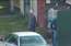 Bravūrīgs iedzērājs Salaspils policistiem rāda pliku dibenu
