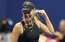 Šarapova atgriešanās mačā "Grand Slam" turnīros uzvar WTA ranga pirmās vietas pretendenti Halepu
