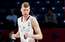 Porziņģis nespēlē, bet Bertānam un "Spurs" uzvara