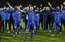 Vareni! Islandes futbolisti kopā ar uzticīgajiem faniem izpilda iespaidīgo "Viking Clap"