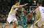 "Celtics" pieveic arī NBA čempioni "Warriors" un pagarina uzvaru sēriju līdz 14 mačiem