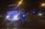 Iereibis lietuviešu "fūres" šoferis sataisa "šmuci" benzīntankā un cenšas aizlaisties no policijas