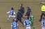 Video: sarūgtināti fani izskrien laukumā un izkaujas ar pretinieku futbolistiem