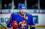 KHL tiesneši neredz kā salauž degunu, bet par uzsitienu stiklam noraida līdz spēles beigām