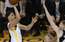 Bertāna "Spurs" zaudē Goldensteitas "Warriors" un noslēdz sezonu