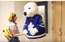 Cēla rīcība! "Maple Leafs" hokejisti apmeklē mazos Toronto bērnu slimnīcas pacientus