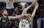 Dāvim Bertānam aktīvs sniegums "Spurs" uzvarā pār NBA kopvērtējuma līderiem "Bucks"