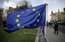 Britu mārciņas vērtība krītas "Brexit" neskaidrības dēļ