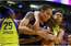 WNBA spēlē gandrīz izceļas kautiņš; no spēles tiek izraidītas sešas spēlētājas