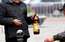 Absolūtais vairākums neatbalsta izmaiņas, kas ļaus publiskās vietās atrasties ar atvērtu alkohola pudeli