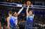 "Mavericks" "pamostas" trešajā ceturtdaļā un pārliecinoši pieveic "76ers"