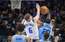 Porziņģis zem groza satiekas ar "Grizzlies" basketbolista elkoni un salauž degunu