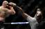 UFC smagsvaru duelī Rotvels ar dalītu tiesnešu lēmumu uzvar Senprū