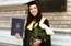 Grūtniecība nav šķērslis! Marija Jansone absolvējusi universitāti