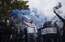 Vardarbīgo demonstrantu saniknotie Francijas policisti paši sākuši rīkot protestus