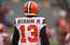 Tik liels kā sporta veikals – NFL zvaigzne Bekhems juniors demonstrē savu drēbju skapi