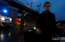 "Tā ir piparmētru tēja. Mums pašiem aug tēja, vecīt! Es tev zvēru"; policiju ar pasakām mēģina iežēlināt sapīpējies jaunietis