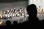 Samazina pieļaujamo cilvēku skaitu privātos un publiskos pasākumos; plašāk būs jālieto sejas maskas