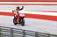 "MotoGP" sezona atsākas ar degošiem motocikliem un debitanta Martina uzvaru