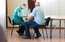 Ģimenes ārstiem vajadzēs sazināties un aicināt seniorus vakcinēties pret Covid‑19