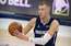 Porziņģis un "Mavericks" pamatīgi saplosa bez līderiem spēlējošo Šarlotas "Hornets"