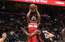"Wizards" savā laukumā izcīna saspringtu uzvaru un revanšējas "Heat"