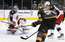 "Golden Knights" hokejistiem salūzusi nūja palīdz uzvarēt Merzļikina "Blue Jackets"