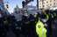 Kanādas policija protestu laikā veikusi arestus un konfiscējusi degvielu, kā arī transportlīdzekļus