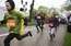 Spītējot lietum, mazie skrējēji atklāj Rimi Rīgas maratonu