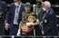 Inoue nokautē Donairi un divām jostām pievieno vēl prestižo WBC čempiontitulu