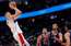 Porziņģa tālmetienu kanonādes vakarā "Wizards" revanšējas Memfisas "Grizzlies"