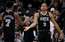 "Spurs" izcīna uzvaru un sagādā "Knicks" piekto zaudējumu pēc kārtas