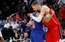 "Visa mīlestība Porziņģim" un "mēs tevi gaidām mājās" – Ņujorkas fani lūdz Vienradzim atgriezties "Knicks" komandā