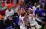 "Suns" izcīna uzvaru un tuvojas iekļūšanai NBA "play‑off" otrajā kārtā