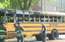 ASV šofere izglābj bērnus no skolas autobusa, kuru pēcāk pārņem liesmas