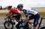 Neilands sestajā desmitā "Tour de France" posmā, uzvaru svinot Izagirrem
