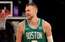 "Celtics" fani radījuši īpašus kreklus par godu "Knicks" līdzjutējam, kurš nezināja Porziņģi