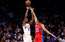 Durants kļūst par astoto rezultatīvāko NBA basketbolistu, "Suns" apspēlē "76ers"