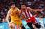 "Olympiacos" un "Panathinaikos" panāk piektās spēles Eirolīgas "play‑off" sērijās