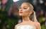 Ariana Grande dalās ar mīļu video no bērnības un svin savu dzimšanas dienu