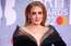 Koncerta laikā Adele apstiprina, ka saderinājusies ar mīļoto Riču Paulu