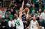 Porziņģis liek jumtus Ērvingam un Gafordam – Bostonas "Celtics" publicē izcilu aizsardzības darbību izlasi