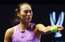 Ķīnas tenisiste Džena uzvar Krejčīkovu un iekļūst "WTA Finals" finālā