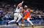 "Bucks" un "Thunder" izcīna uzvaras un iekļūst NBA kausa pusfinālā