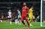 Deviņu vārtu futbola izrādē "Liverpool" izbraukumā sakauj "Tottenham Hotspur".