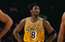 Kobes Braienta debijas NBA krekls izsolē pārdots par iespaidīgu naudas summu