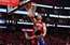 "Rockets" centra Šenguna jaudīgais danks pāri Grīnam uzvar NBA TOP 10