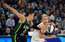 Laksa iemet desmit punktus, "Mercury" piekāpjas WNBA līderei Minesotas "Lynx"