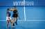 Ostapenko/Sji turpina uzvarēt un iekļūst Adelaides "WTA 500" turnīra otrajā kārtā